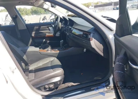 2011 BMW 328I xDrive z USA, uszkodzony, nr VIN WBAPK5C57BF126074